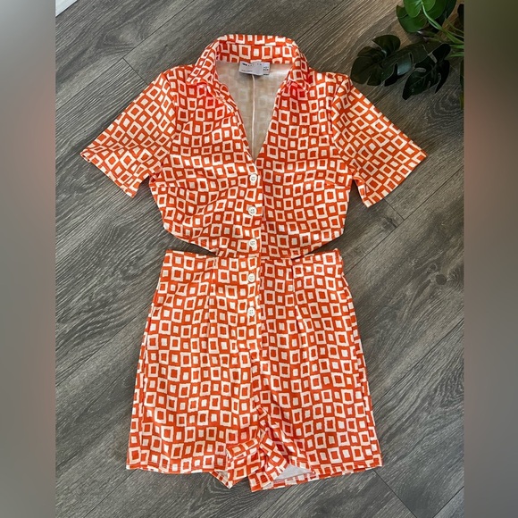NWOT! ASOS DESIGN jersey jacquard collar retro romper in geo print size 2 - Picture 1 of 13